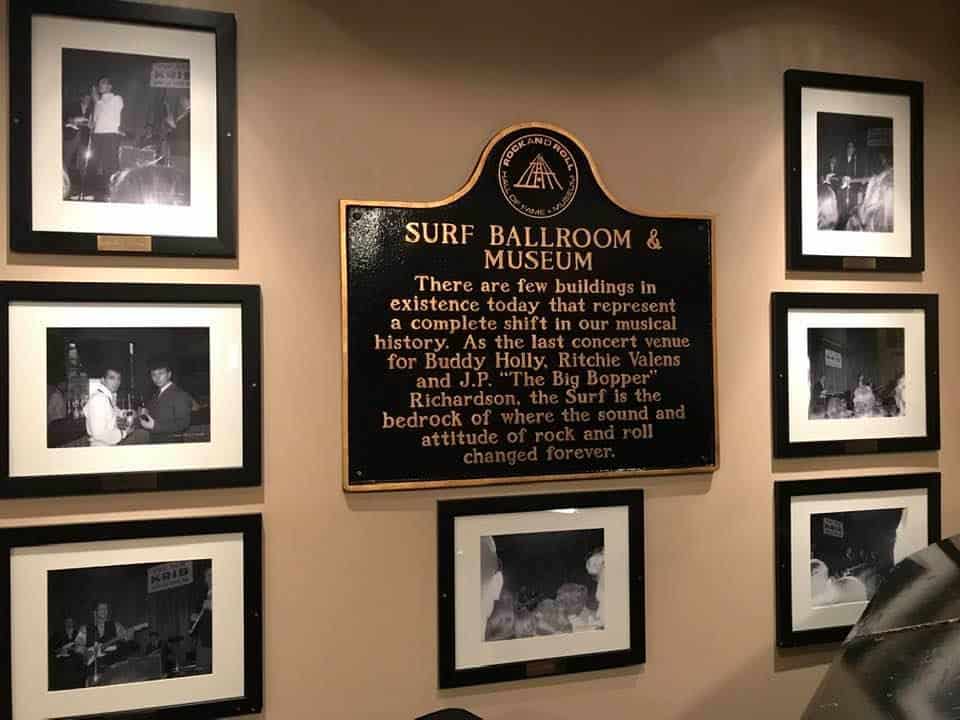 Surf-Ballroom-interior-plaque